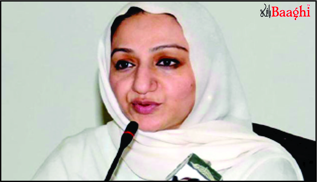 حافظ آباد : پوزیشن ہولڈرز طلباء میں لیپ ٹاپ تقسیم، سائرہ افضل تارڑ کا خطاب