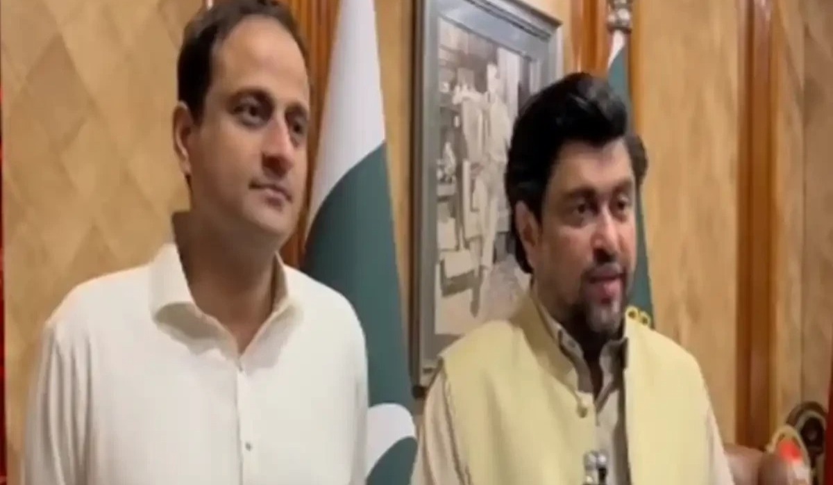 میئر کراچی اورگورنر سندھ کی ملاقات،اختلافات کو پس پشت ڈال کر مل کر چلنے پر اتفاق
