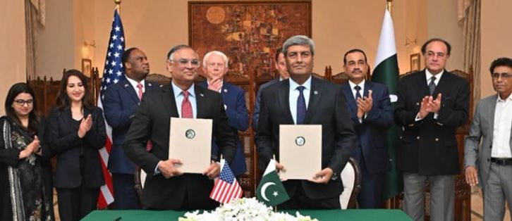 آرمی چیف سے امریکی وفد کی ملاقات، آئی ٹی  میں تعاون کی یادداشتوں پر دستخط