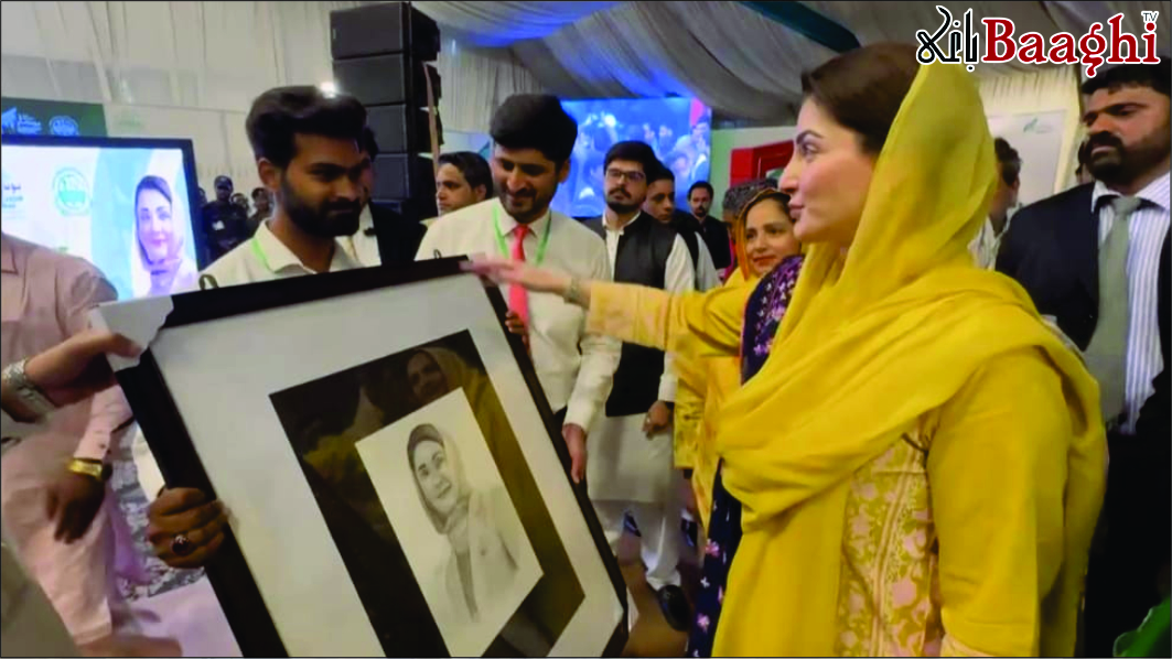 لیہ: مریم نواز کا لیپ ٹاپ و اسکالرشپ اسکیم کا آغاز، طلبہ کا پرتپاک استقبال