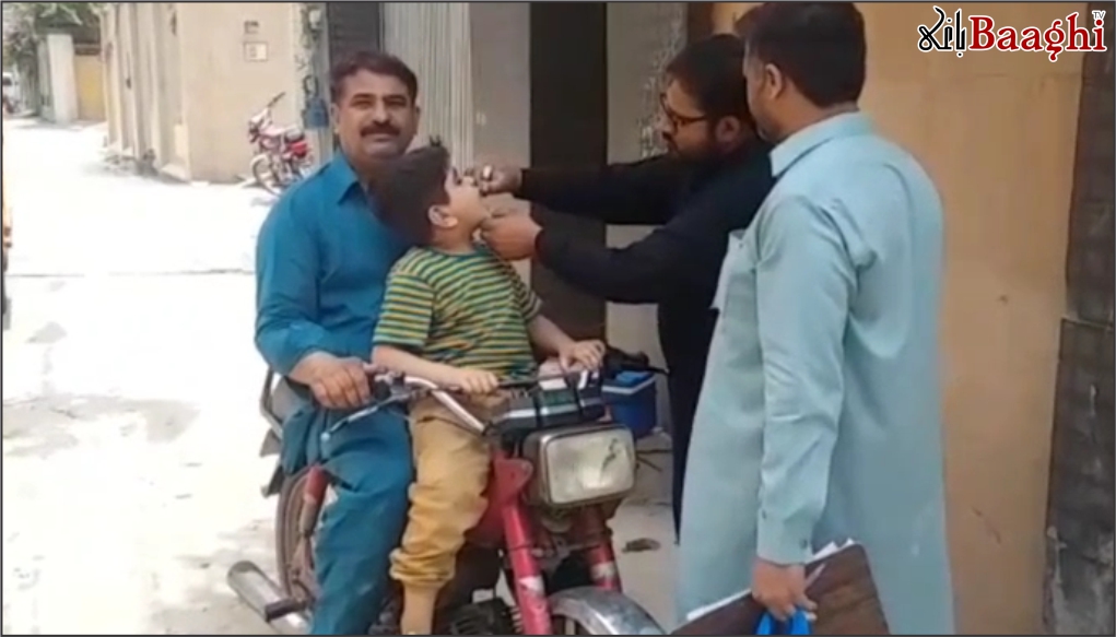 ڈسکہ: پانچ روزہ قومی انسداد پولیو مہم کا آغاز، 1 لاکھ 70 ہزار بچوں کو قطرے پلانے کا ہدف