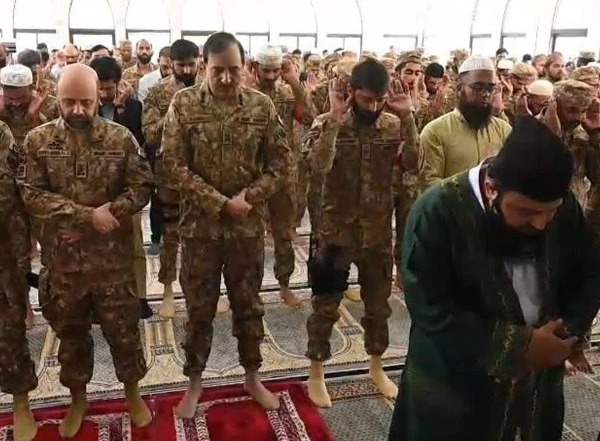 آپریشن بنیان المرصوص کی کامیابی: کراچی میں فوج، رینجرزاور  کوسٹ گارڈ کی صلوۃ الشکر