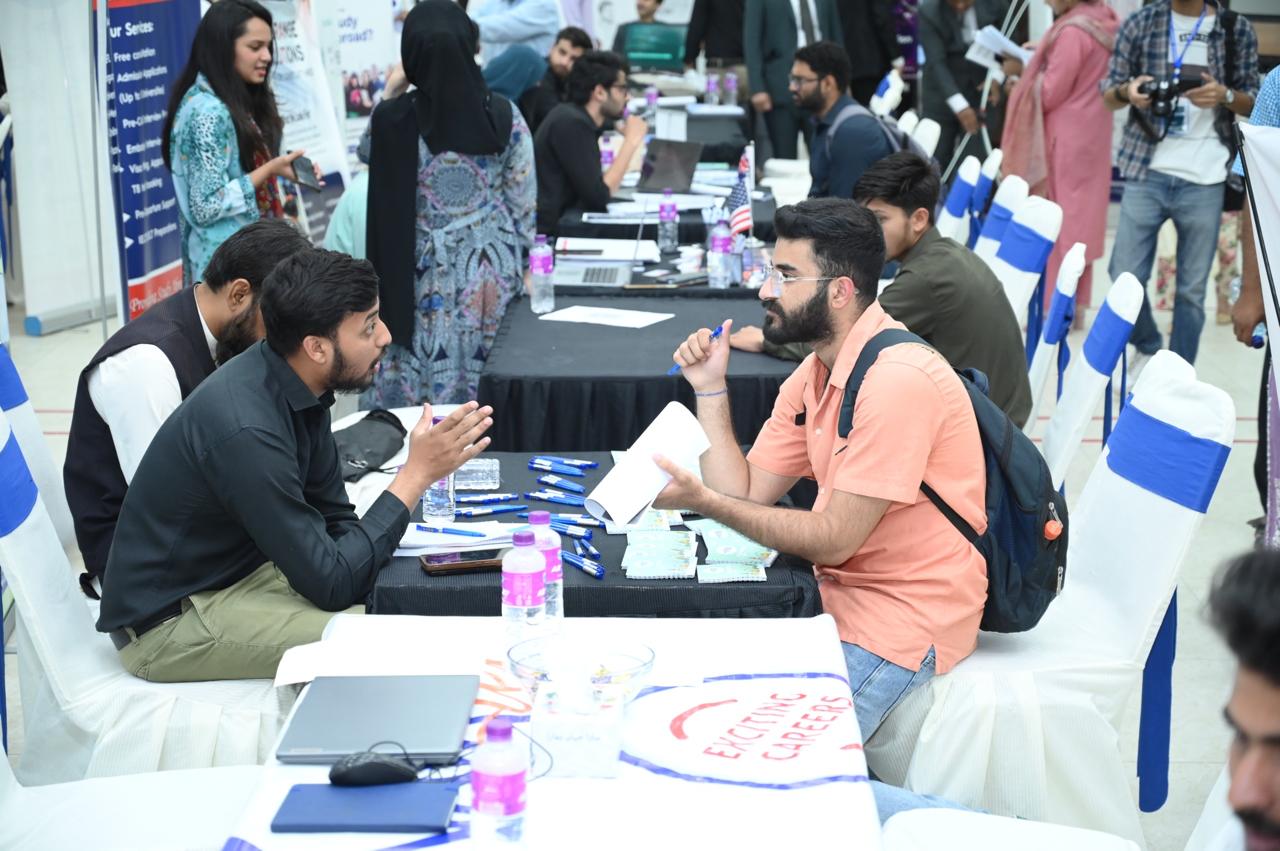 صنعتی میدان اور یونیورسٹی تعلیم میں باہمی تعاون بہت ضروری ،ڈاکٹر عتیق الرحمان