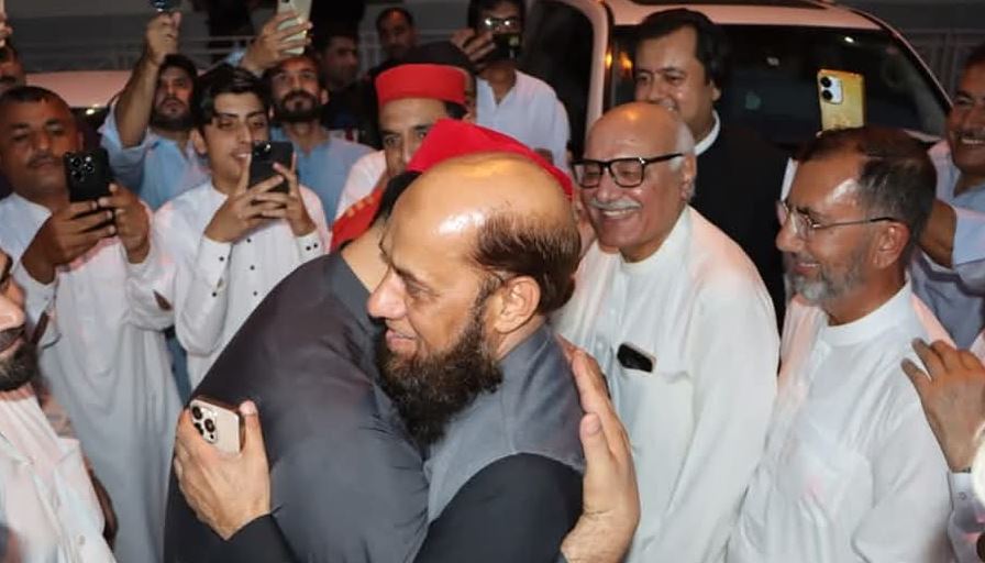 چیئرمین پی ٹی اے میجر جنرل (ر) حفیظ الرحمان اور ایمل ولی خان میں صلح