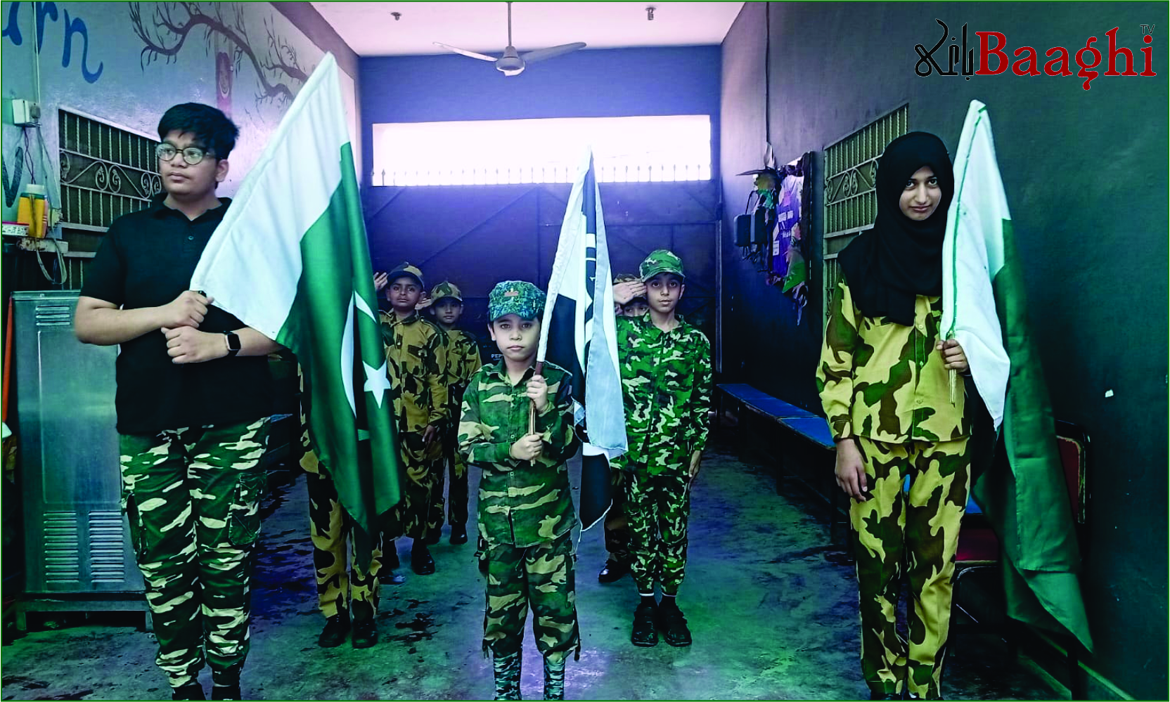 سیالکوٹ: نجی سکول میں پاک فوج سے اظہارِ یکجہتی، نعرے اور پلے کارڈز کے ذریعے خراجِ تحسین