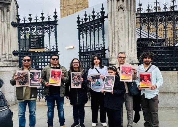 بھارتی پارلیمانی وفد کا لندن میں ’قاتل مودی‘ کے نعروں سے استقبال