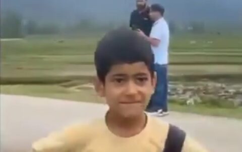 مقبوضہ کشمیر بھارت نہیں پاکستان کا  ،کشمیری بچے کے سامنے بھارتی خاتون صحافی کو شرمندگی