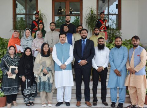  اپووا وفد کا دورہ پشاور، گورنر خیبر پختونخوا فیصل کریم کنڈی سے ملاقات