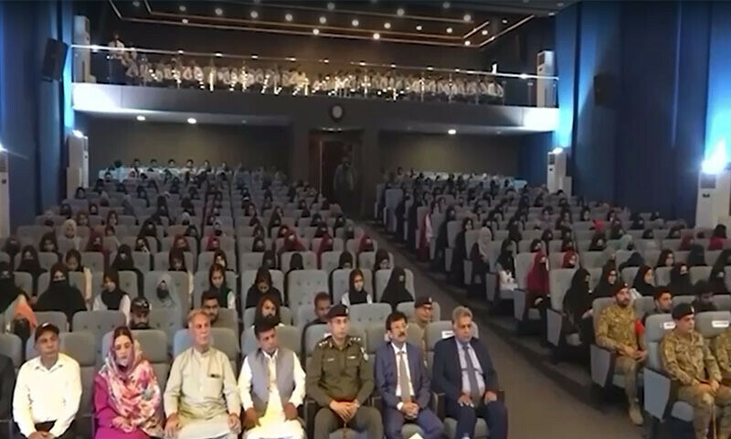 سوشل میڈیا پر افواہوں اور منفی پراپیگنڈے کا مؤثر جواب دیں،کورکمانڈرز کی نوجوانوں کو تلقین