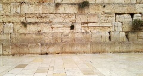 ایرانی حملوں کے خوف سے دیوارِ گریہ سنسان، اسرائیلی قیادت زیرِ زمین پناہ گاہوں میں منتقل