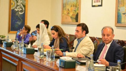 امریکا کا دورہ مکمل ، پاکستان کا سفارتی وفد برطانیہ پہنچ گیا