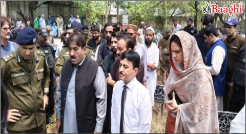 ڈسکہ: سانحہ سوات کے جنازے، تعزیت کی آڑ میں سیلفیوں کا تماشا