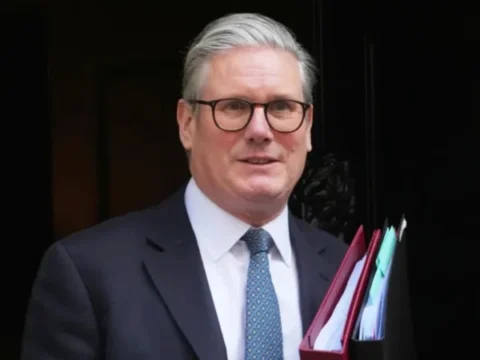 برطانیہ نے امریکا کو اپنے فوجی اڈے استعمال کرنے کی اجازت دے دی