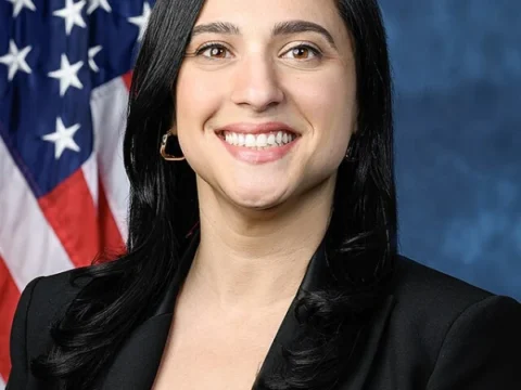 تہران خالی کرنے کی تجویز پر ایرانی نژاد امریکی رکن کانگریس کی ٹرمپ پر تنقید