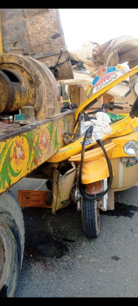 سڑکوں پر ہیوی ٹریفک کا راج،دو بچے جانبحق،دس افراد زخمی