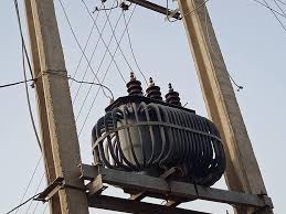 تین دن سے ٹرانسفارمر  خراب،واپڈا اہلکاروں کے حیلے بہانے،پانی کی بوند بوند کو ترس گئے