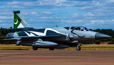 پاک فضائیہ کے جدید لڑاکا جے ایف 17 تھنڈر بلاک III اور سی 130 طیارےائیر شو میں شرکت کیلئے برطانیہ پہنچ گئے