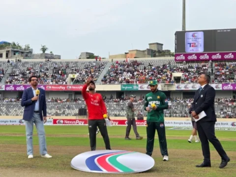 دوسرا ٹی 20، پاکستان کا بنگلہ دیش کیخلاف ٹاس جیت کر بولنگ کا فیصلہ