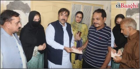 سیالکوٹ: وزیراعلیٰ مریم نواز کی ہدایت پر سانحہ سوات کے ڈسکہ متاثرین میں امدادی چیک تقسیم