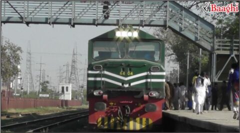 لاثانی ایکسپریس پر پتھراؤ، بزرگ مسافر کی آنکھ زخمی، ریلوے حکام غفلت کا شکار