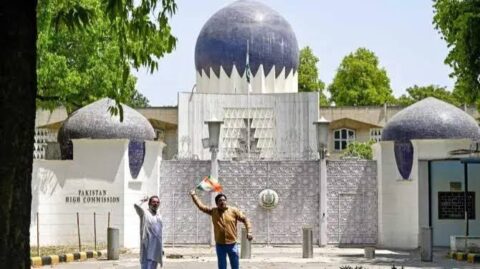 نئی دہلی میں پاکستانی سفارتی عملے کو کرائے کے گھر خالی کرنے کے نوٹس