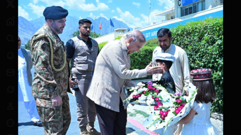 وزیرِ اعظم  شہباز شریف گلگت پہنچ گئے