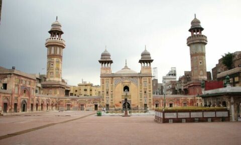 وزیر خان مسجد کے احاطے میں ویڈیو ریکارڈ کرنے پر ماڈل اور فوٹوگرافر پر مقدمہ درج