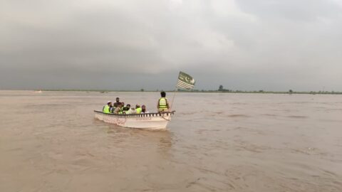 پنجاب سیلاب: اموات کی تعداد 100 کے قریب، تقریباً 45لاکھ افراد متاثر،2300 سے زائد دیہات متاثر
