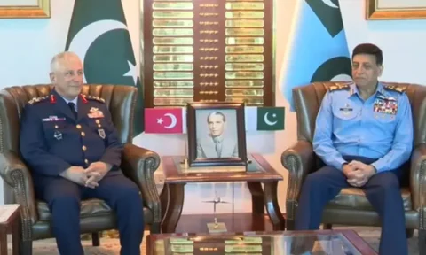 پاک فضائیہ اور ترک فضائیہ کی قیادت کی ملاقات، دفاعی تعاون مزید بڑھانے پر اتفاق