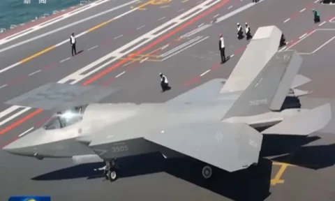 چین ایئرکرافٹ کیریئر سے جدید لڑاکا طیارے لانچ کرنے والا دوسرا ملک بن گیا