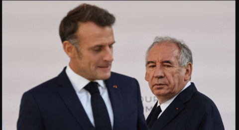 فرانس میں سیاسی بحران، وزیرِ اعظم اعتماد کا ووٹ ہار گئے، مستعفی