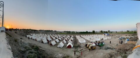 جلال پور پیر والا،تباہ کن سیلاب،خیمہ بستی کو سیلاب نے لپیٹ میں لے لیا