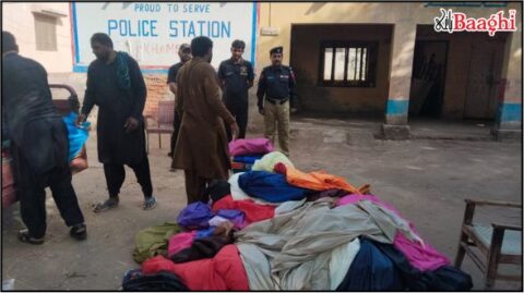 گھوٹکی: پولیس کی کارروائی، 13 من نان کسٹم کپڑوں سے بھرا رکشہ برآمد، ملزم فرار