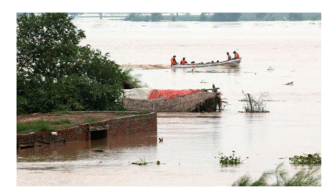 سیلابی ریلے، ہزاروں افراد متاثر،شجاع آباد میں بند ٹوٹ گیا