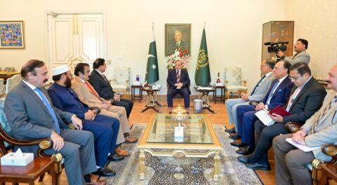 Federal Government's AJK Negotiation Committee calls on Prime Minister Muhammad Shehbaz Sharif in Islamabad on 8 October 2025.