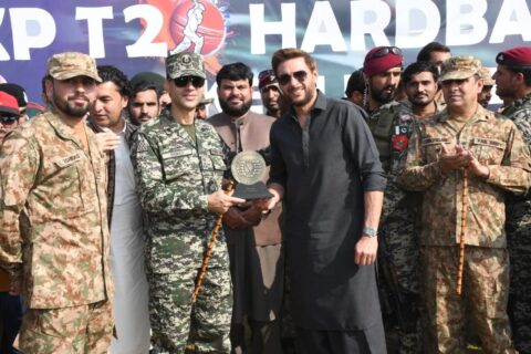 شمالی وزیرستان: پاک فوج کے زیرِ اہتمام کے پی 20  ہارڈ بال کرکٹ لیگ کا شاندار فائنل