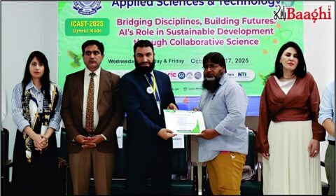 بابا گورونانک یونیورسٹی کی جانب سے باغی ٹی وی کے نامہ نگار احسان اللہ ایاز کو صحافتی خدمات کے اعتراف میں تعریفی سرٹیفیکیٹ