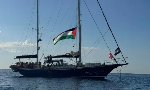 اسرائیلی قید میں اسلام قبول کرنے والے اطالوی کارکن  استنبول پہنچ گئے