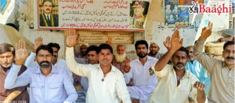 گھوٹکی: میونسپل ملازمین کا احتجاج 26ویں روز میں داخل، تنخواہیں بحال نہ ہونے پر شدید احتجاج