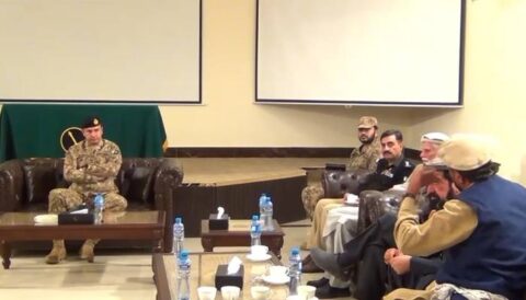 میرانشاہ میں پاک فوج کے زیرِ انتظام ملک و مشران اور قبائلی عمائدین کا جرگہ