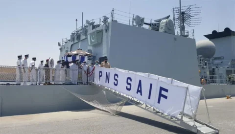 سری لنکا ،طوفان سے متاثرہ علاقوں میں پاک بحریہ کی امدادی کارروائیاں