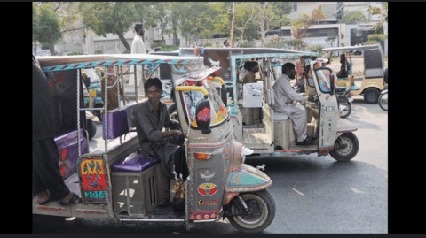 قصور،ٹریفک پولیس کی غفلت، شہر میں من مانی رکشہ اسٹینڈز کا سیلاب