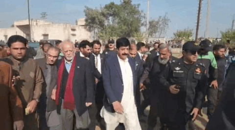 گورنر پنجاب سردار سلیم حیدر خان کی سابق وزیراعلیٰ میاں منظور احمد وٹو کے جنازے میں شرکت