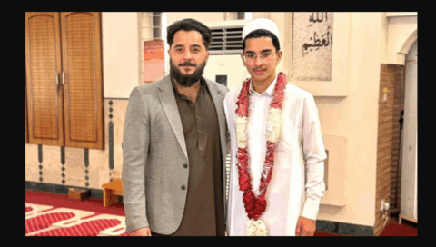 اداکار کاشف محمودکے بیٹے  نے قرآن مجید حفظ کر لیا