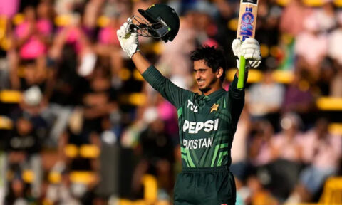 صائم ایوب پی ایس ایل کی تاریخ کے سب سے مہنگے پاکستانی کھلاڑی بن گئے