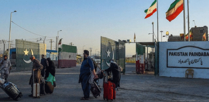 پاکستان نے شہریوں کو ایران کے غیر ضروری سفر سے گریز کی ہدایت کر دی