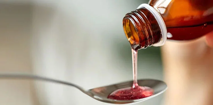 بھارت میں بچوں کی دوا آلمونٹ-کِڈ سیرپ پر پابندی، والدین اور دواسازوں کو خبردار