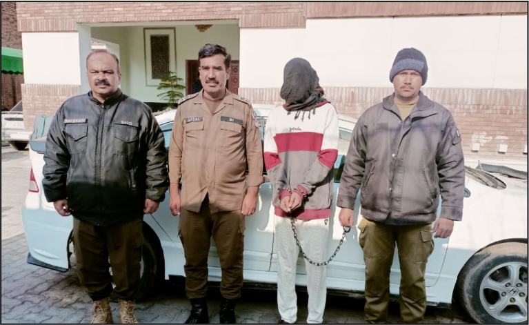 ننکانہ صاحب: تھانہ سٹی پولیس کی بڑی کارروائی، 40 لاکھ مالیت کی چوری شدہ گاڑی سمیت ملزم گرفتار