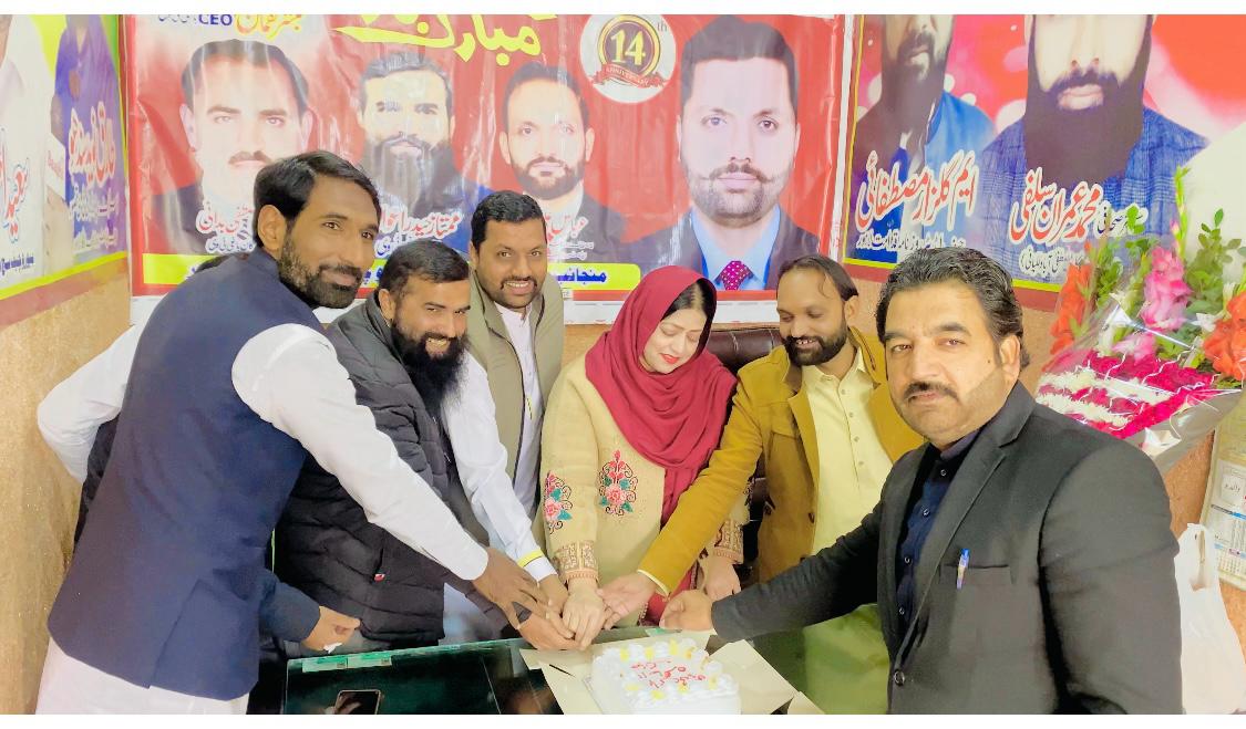 قصور باغی ٹی وی کے دفتر میں 14ویں سالگِرہ کی تقریب