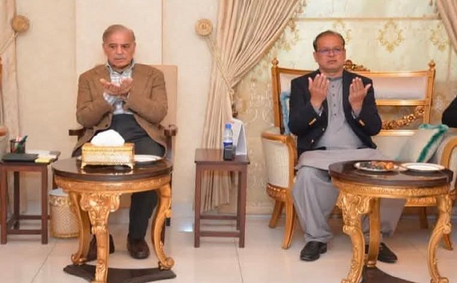 شہباز شریف کی ارمغان سبحانی کی رہائشگاہ آمد، والدہ کے انتقال پر اظہار تعزیت